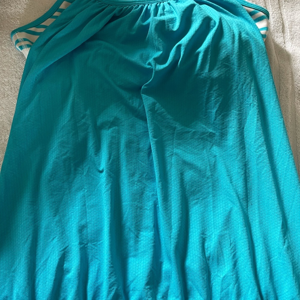 Lululemon tank top with bra built inside size 8